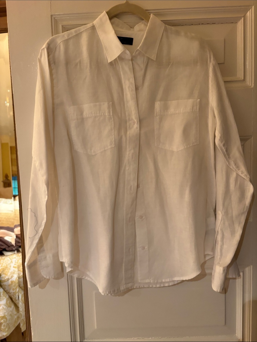 GAP White Men's Button-Down Shirt with Chest Pockets